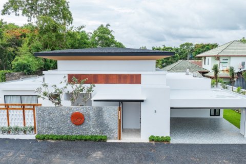 3 bedrooms Villa in Phuket, Thailand No. 3177 1