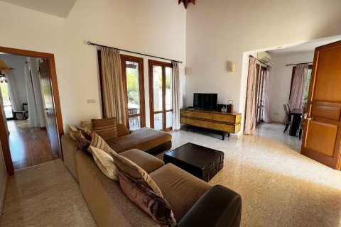 3 bedrooms House in Paphos, Cyprus No. 37274 2