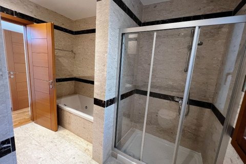 3 bedrooms House in Paphos, Cyprus No. 37274 9