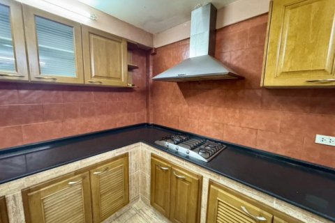 3 bedrooms Townhouse in Bangkok, Thailand No. 96996 11