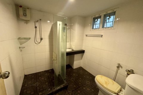 3 bedrooms Townhouse in Bangkok, Thailand No. 96996 18