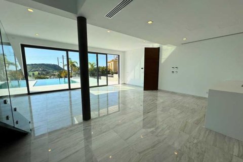 3 bedrooms Villa in Agios Tychonas, Cyprus No. 78329 15