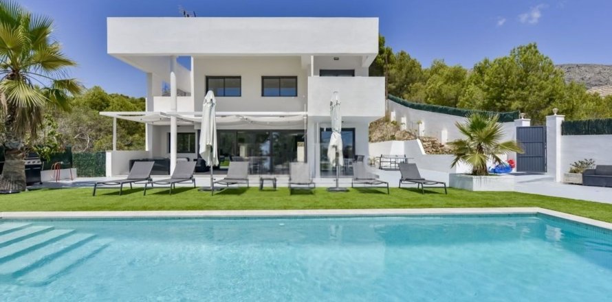 4 bedrooms Land in Altea, Spain No. 126090