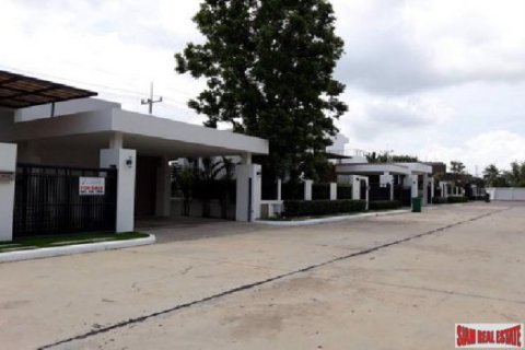 3 bedrooms Villa in Jomtien Beach, Thailand No. 96559 8