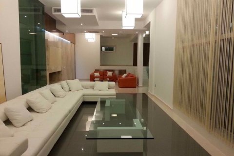 5 bedrooms Villa in Tala, Cyprus No. 37057 4
