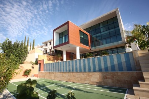 5 bedrooms Villa in Tala, Cyprus No. 37057 2