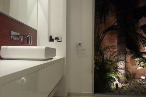 5 bedrooms Villa in Tala, Cyprus No. 37057 9