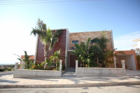 5 bedrooms Villa in Tala, Cyprus No. 37057 14