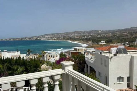 4 bedrooms House in Kissonerga, Cyprus No. 39980 2