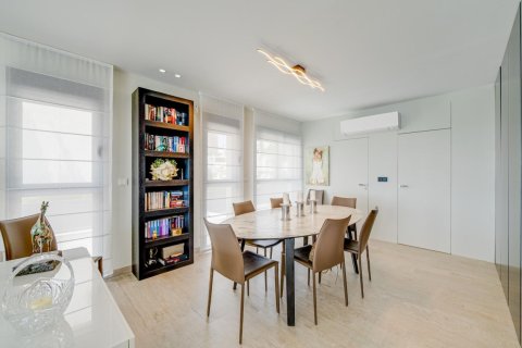 5 bedrooms Villa in Long Dinh, Vietnam No. 83749 11