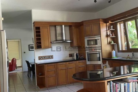 Дом с 5 спальнями в Строволос, Кипр №76760 16