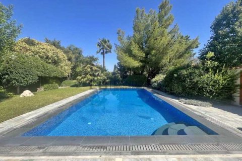 Дом с 5 спальнями в Строволос, Кипр №76760 5