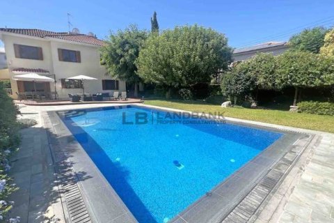 Дом с 5 спальнями в Строволос, Кипр №76760 1