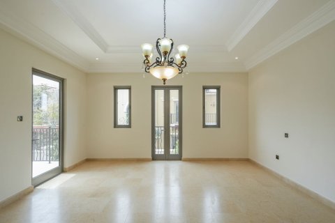 Таунхаус с 3 спальнями в Бавария Таун, Вьетнам №92999 10