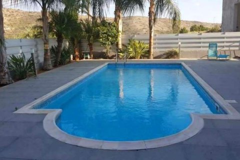5 bedrooms Villa in Limassol, Cyprus No. 106007 10