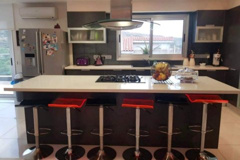 5 bedrooms Villa in Limassol, Cyprus No. 106007 9