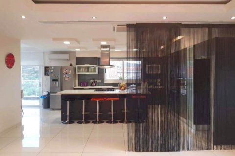 5 bedrooms Villa in Limassol, Cyprus No. 106007 2