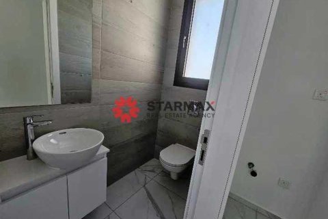 2 bedrooms Penthouse in Larnaca, Cyprus No. 83327 10