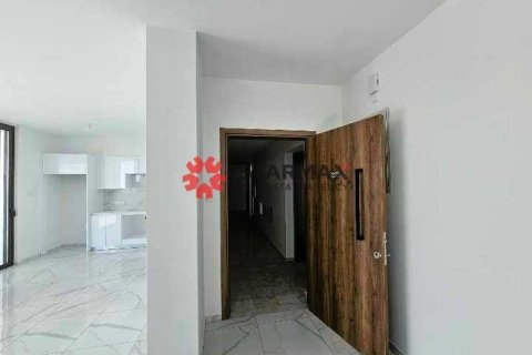2 bedrooms Penthouse in Larnaca, Cyprus No. 83327 4