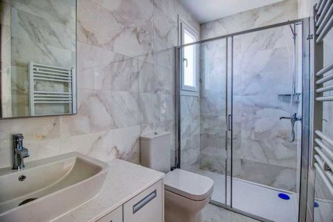 3 dormitorios Penthouse en Mesa Geitonia, Cyprus No. 40542 11