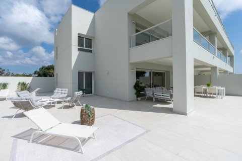 3 bedrooms Penthouse in Tan Quang, Vietnam No. 27004 13