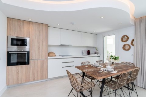 3 bedrooms Penthouse in Tan Quang, Vietnam No. 27004 4