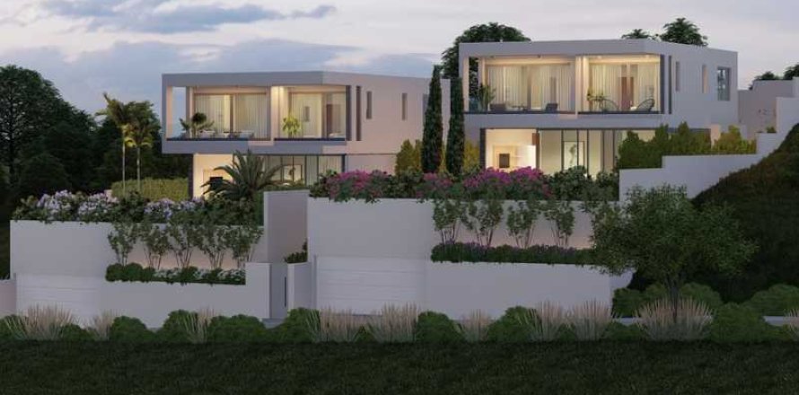 4 bedrooms Villa in Geroskípou, Cyprus No. 84050