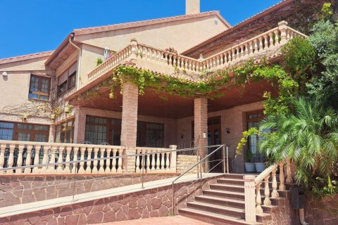 871m² Commercial property in Dong Thanh, Vietnam No. 83762 3