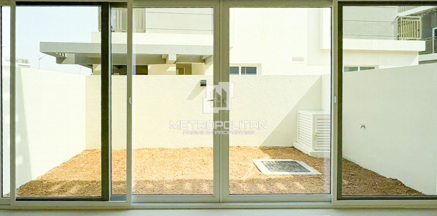 3 bedrooms Townhouse in DAMAC Hills (Akoya by DAMAC), UAE No. 118766