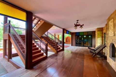 5 bedrooms House in Chiang Mai, Thailand No. 2585 12