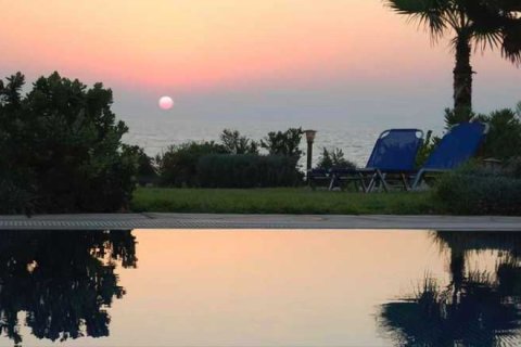 3 dormitorios Villa en Chloraka, Cyprus No. 100706 1