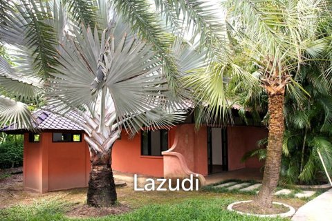 Commercial property en Chiang Mai, Thailand No. 98002 3