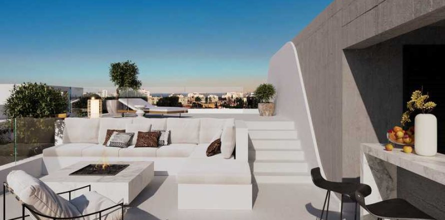 3 bedrooms Penthouse in Limassol, Cyprus No. 73381