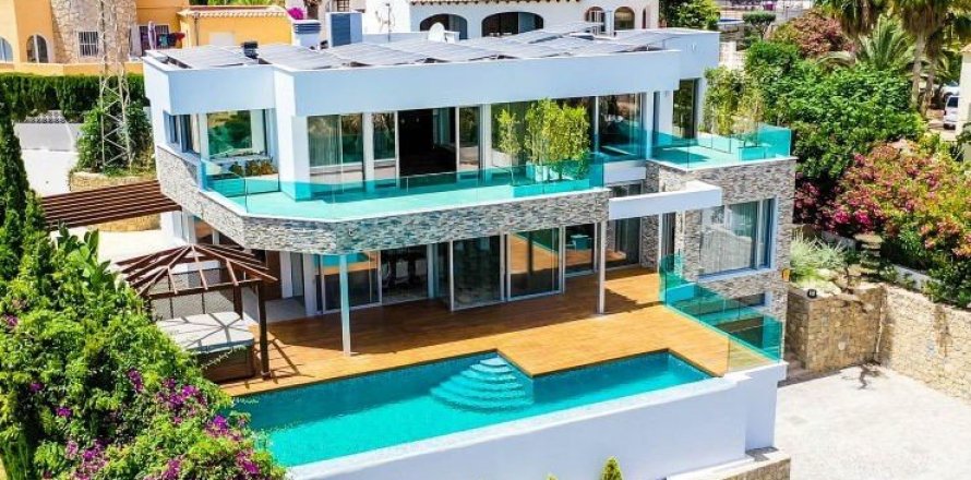 5 bedrooms Villa in Calpe, Spain No. 89960