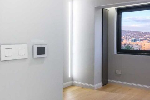 3 bedrooms Penthouse in Germasogeia, Cyprus No. 40877 4