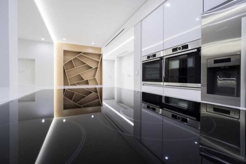 3 bedrooms Penthouse in Germasogeia, Cyprus No. 40877 11