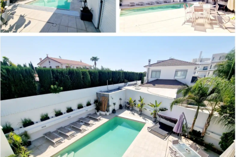 5 bedrooms Villa in Agios Athanasios, Cyprus No. 74095 2