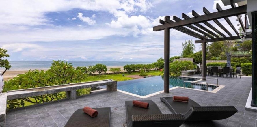 4 bedrooms Villa in Hua Hin, Thailand No. 97296