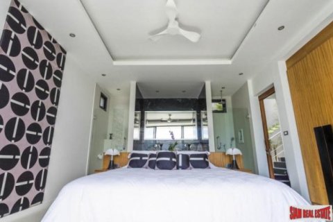 6 bedrooms Villa on the Chaweng Beach, Thailand No. 96738 7