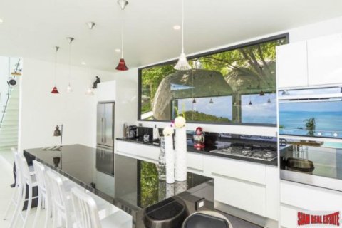 6 bedrooms Villa on the Chaweng Beach, Thailand No. 96738 11