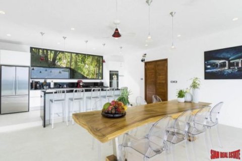 6 bedrooms Villa on the Chaweng Beach, Thailand No. 96738 10