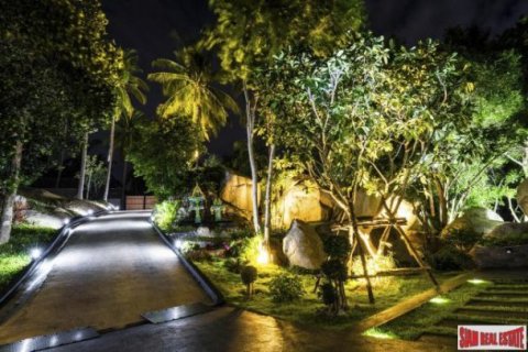 6 bedrooms Villa on the Chaweng Beach, Thailand No. 96738 16