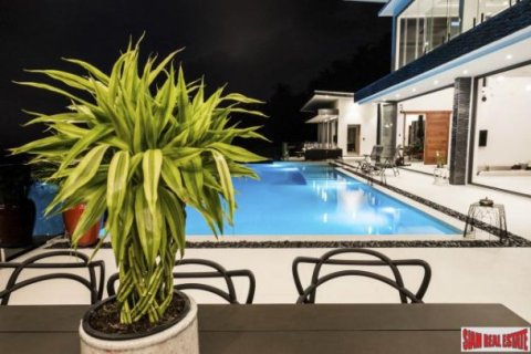 6 bedrooms Villa on the Chaweng Beach, Thailand No. 96738 15