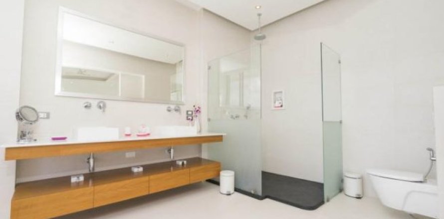 6 bedrooms Villa on the Chaweng Beach, Thailand No. 96738