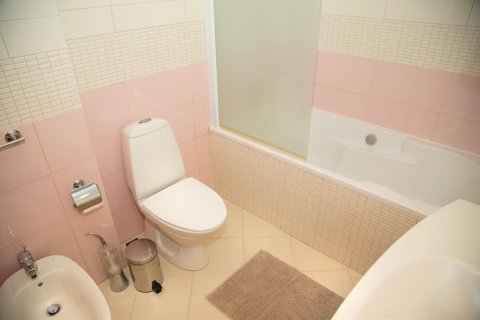 3 bedrooms Apartment in Limassol, Cyprus No. 105867 10