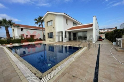 4 dormitorios Villa en Pyla, Cyprus No. 82691 1