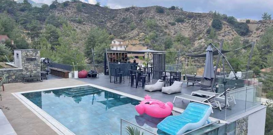 5 chambres House à Nicosia, Cyprus No. 31200