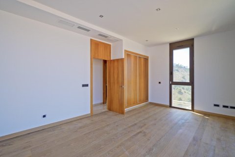 4 bedrooms Apartment in Tung Chung Pho, Vietnam No. 84887 19