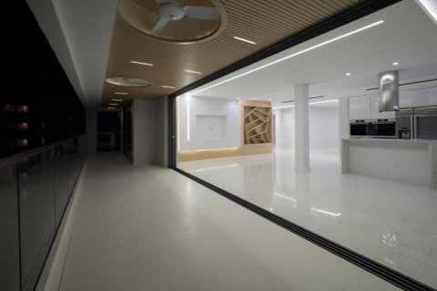 Квартира с 3 спальнями в Лимассол, Кипр №106293 1