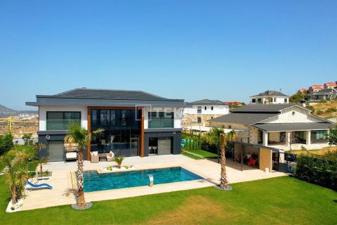 5 bedrooms Villa in Foca, Turkey No. 122028